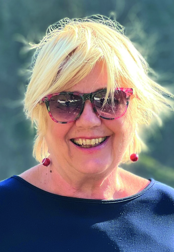 Portraitbild der ungarischen Künstlerin Gabriella Helf